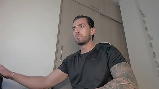 Axel  Blaze online show from April 7, 12:18 pm