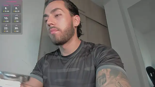 Snapshot of Axel__Blaze chatting on June 12, 1:31 pm Axel Blaze online show from June 12, 1:31 pm