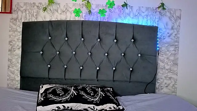 cutninasky online show from March 28, 9:27 pm