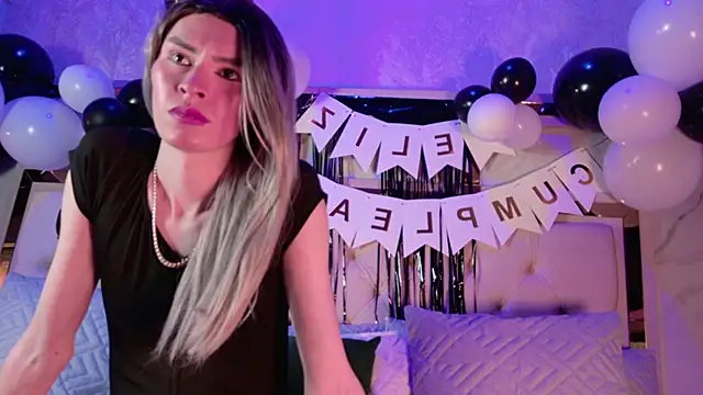 kamilla rossi online show from May 18, 3:50 pm