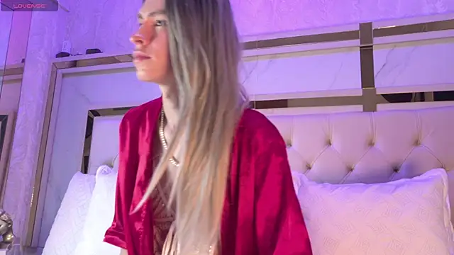 kamilla rossi online show from April 15, 8:09 pm