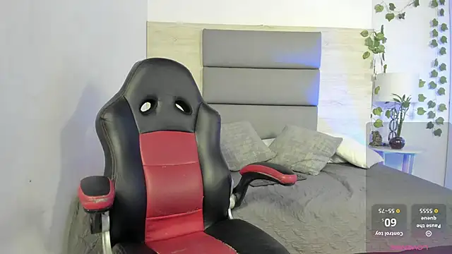 ViolettaRoux online show from March 11, 1:05 pm