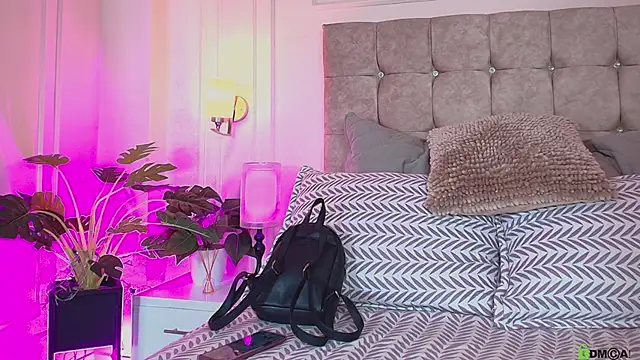 gabyevans4 online show from April 23, 12:00 pm