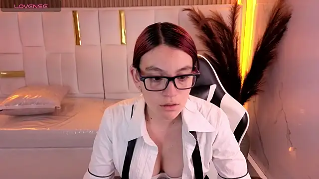 stefania tp online show from March 4, 8:27 pm