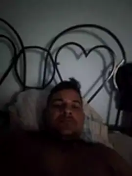 Snapshot of Dilanpene chatting on February 26, 5:29 am Dilanpene online show from February 26, 5:29 am