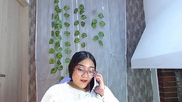 anyela donecm online show from May 1, 7:30 pm