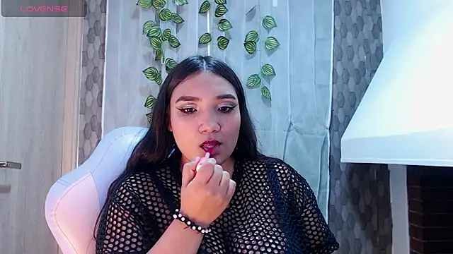 anyela donecm online show from March 30, 7:15 pm