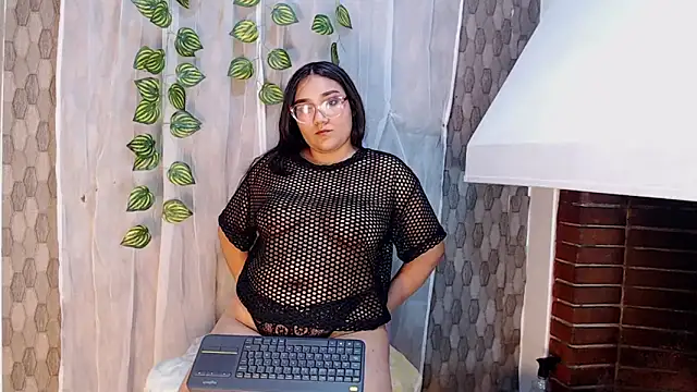 anyela donecm online show from March 16, 8:00 pm