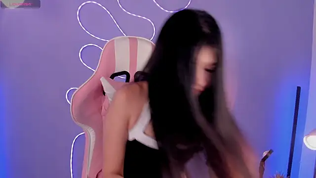 miacapone online show from April 9, 1:50 pm