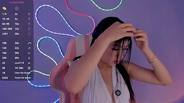 miacapone online show from April 10, 2:13 pm