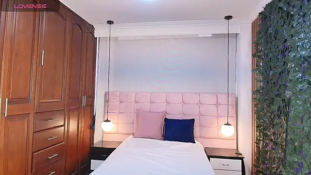 ShayMilleer online show from March 11, 11:59 am