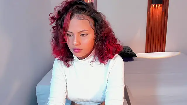 Snapshot of EmmaCole55 chatting on February 28, 4:23 am EmmaCole55 online show from February 28, 4:23 am