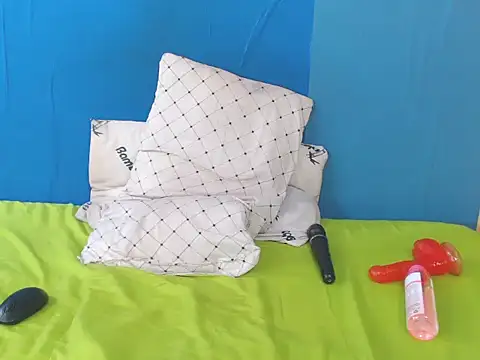 HotChocolateTea online show from April 16, 10:12 pm