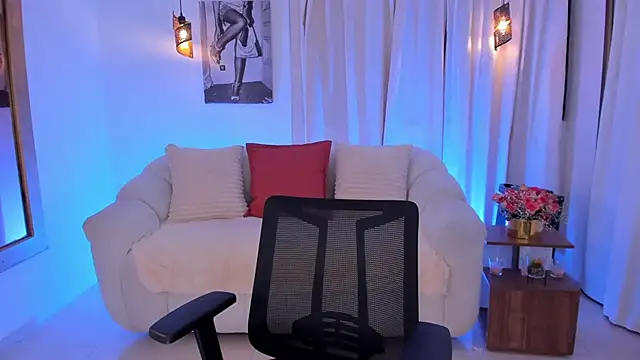 IsabellaLux  online show from April 10, 3:41 pm