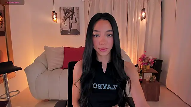 IsabellaLux  online show from April 18, 3:58 pm