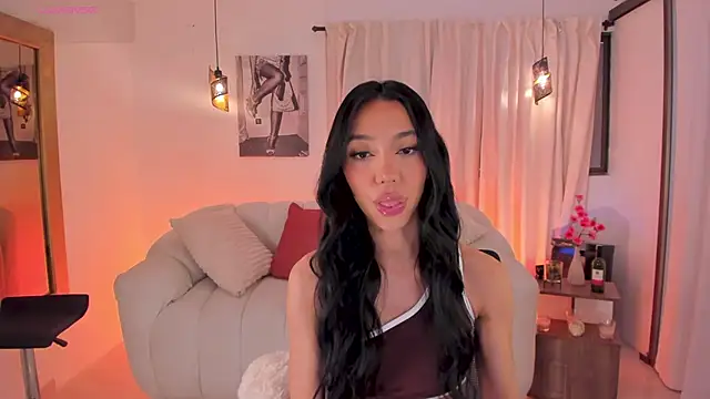 IsabellaLux  online show from April 23, 3:46 pm