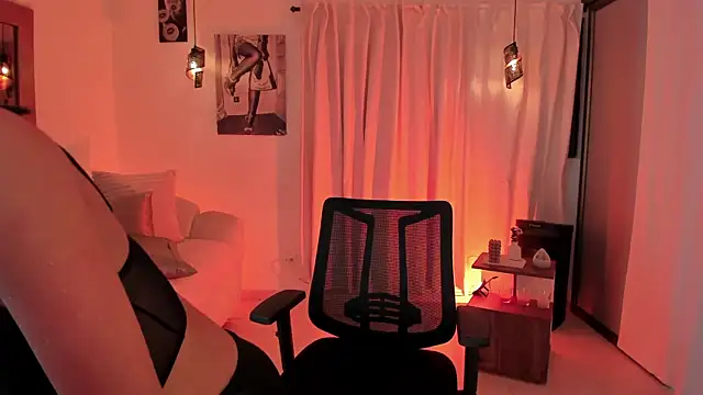 Snapshot of IsabellaLux_ chatting on July 14, 7:42 pm IsabellaLux online show from July 14, 7:42 pm
