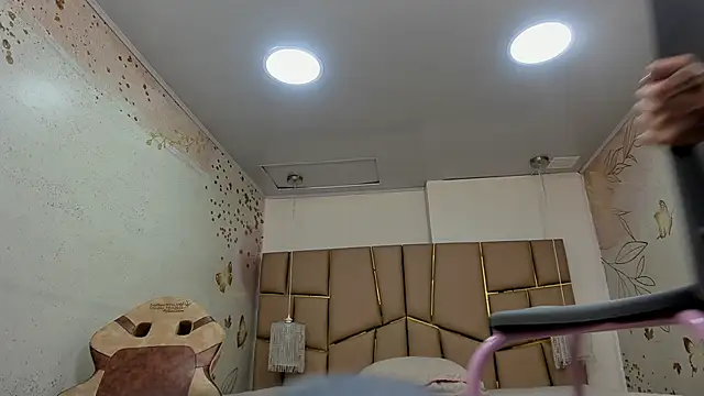 Meredith Huntt online show from March 6, 11:38 am