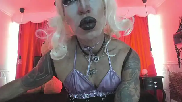 Snapshot of Lilith_madame_satan chatting on June 9, 5:14 pm Lilith madame satan online show from June 9, 5:14 pm