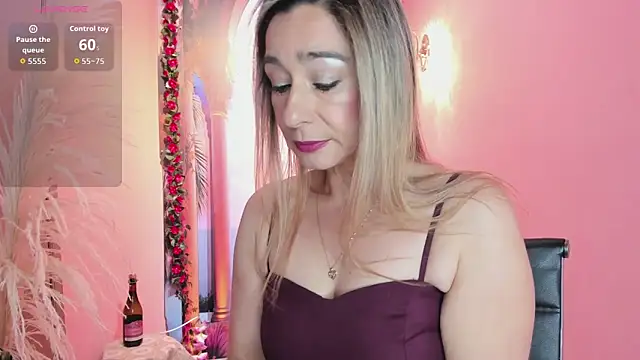 Snapshot of Madam_Dalila chatting on June 10, 1:34 pm Madam Dalila online show from June 10, 1:34 pm
