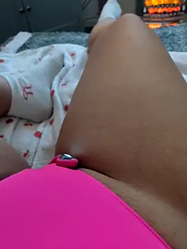 Bwildside online show from April 10, 9:00 pm