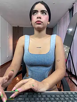 kitty rousse01 online show from May 29, 11:38 am