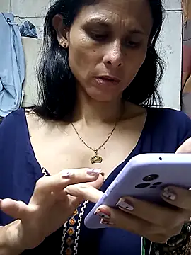 yuliitza4 online show from March 18, 1:24 pm