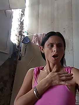 Snapshot of yuliitza4 chatting on May 19, 2:02 pm yuliitza4 online show from May 19, 2:02 pm