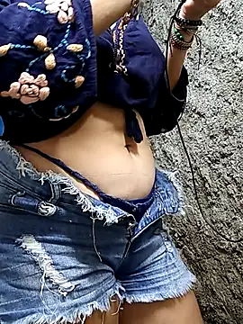 yuliitza4 online show from April 17, 3:37 pm