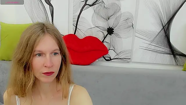 Mira XOo online show from April 9, 2:01 pm