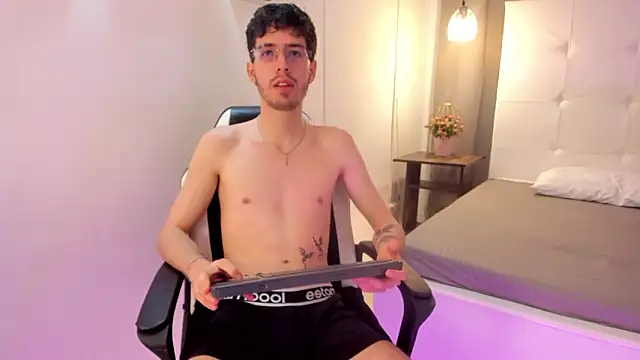 Snapshot of Jason_23__ chatting on March 1, 1:33 pm Jason 23 online show from March 1, 1:33 pm