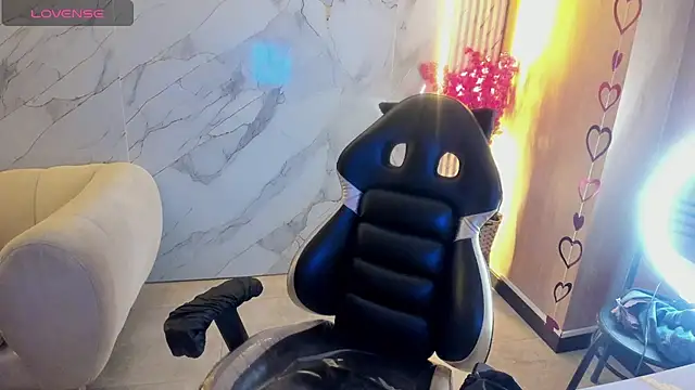 Snapshot of Kylie_tf chatting on February 27, 9:14 pm Kylie tf online show from February 27, 9:14 pm