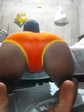 sexyhotbigass online show from March 12, 12:38 am