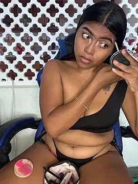 Coraline em online show from April 4, 4:46 pm