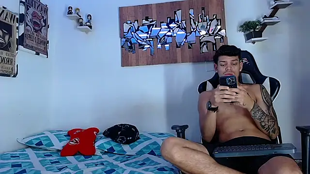 AdamsDvi online show from April 14, 2:11 pm