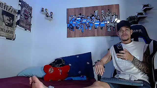 AdamsDvi online show from April 10, 2:24 pm