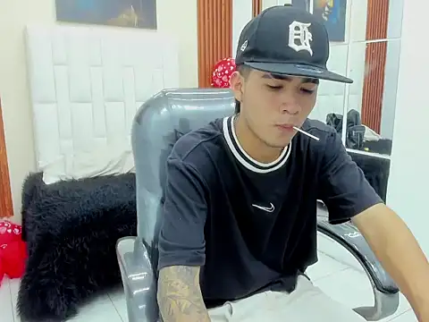 Thiago collinss online show from February 27, 10:09 pm