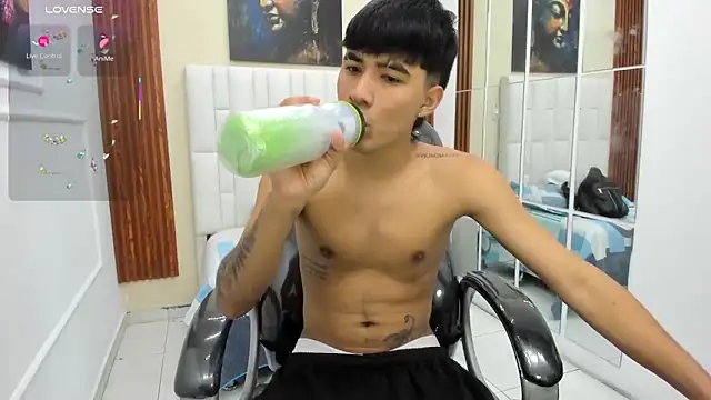 Thiago collinss online show from June 20, 10:04 pm