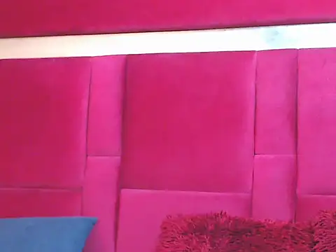 Snapshot of TiffannyValentine chatting on April 23, 3:24 am TiffannyValentine online show from April 23, 3:24 am