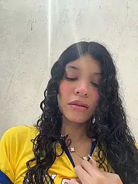 Snapshot of Sophiemoo_ chatting on June 12, 3:32 pm Sophiemoo online show from June 12, 3:32 pm