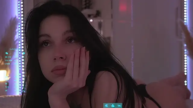 Akaruiiii online show from April 13, 6:45 pm