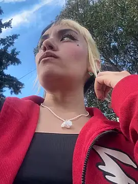 Sara 92 online show from June 4, 7:51 pm