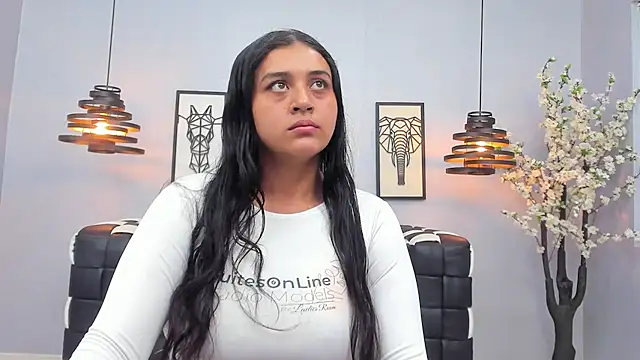 Lunaa Abril online show from February 26, 12:16 pm