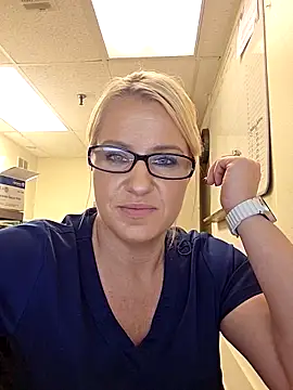 Snapshot of LadyB07 chatting on May 7, 4:10 pm LadyB07 online show from May 7, 4:10 pm