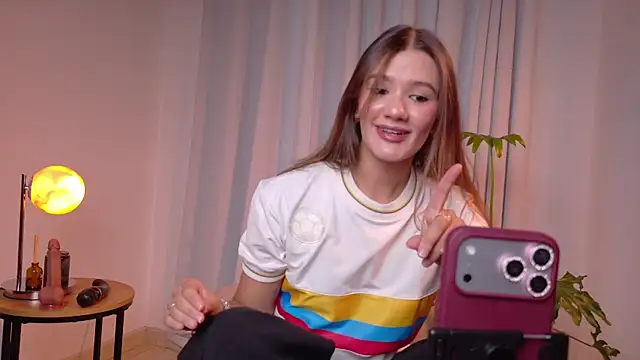 Snapshot of Mia_Benett_ chatting on July 7, 1:14 pm Mia Benett online show from July 7, 1:14 pm