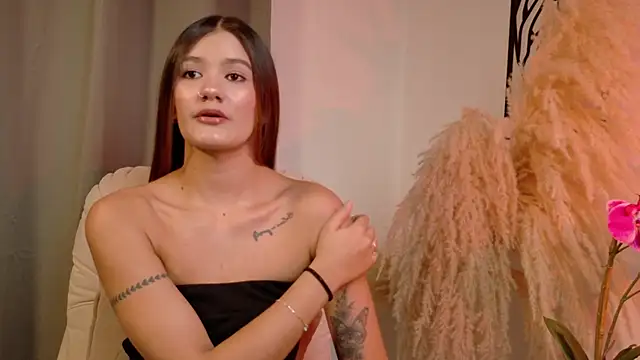 Mia Benett  online show from March 16, 1:15 pm