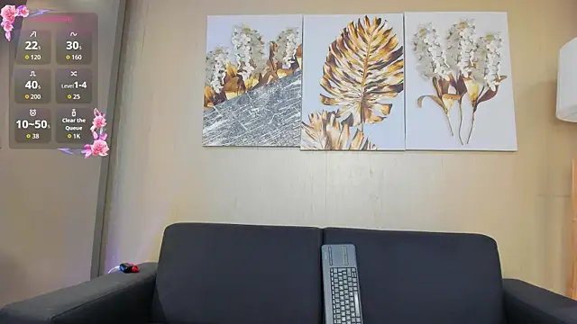 ValentinaaMilan online show from May 2, 5:01 am