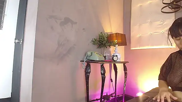 Assly Love online show from March 3, 10:00 am