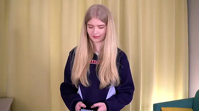 TraceeSeelig online show from March 3, 4:19 am