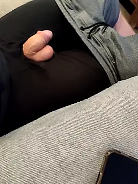 Snapshot of Melbourneguy101 chatting on February 27, 12:11 am Melbourneguy101 online show from February 27, 12:11 am